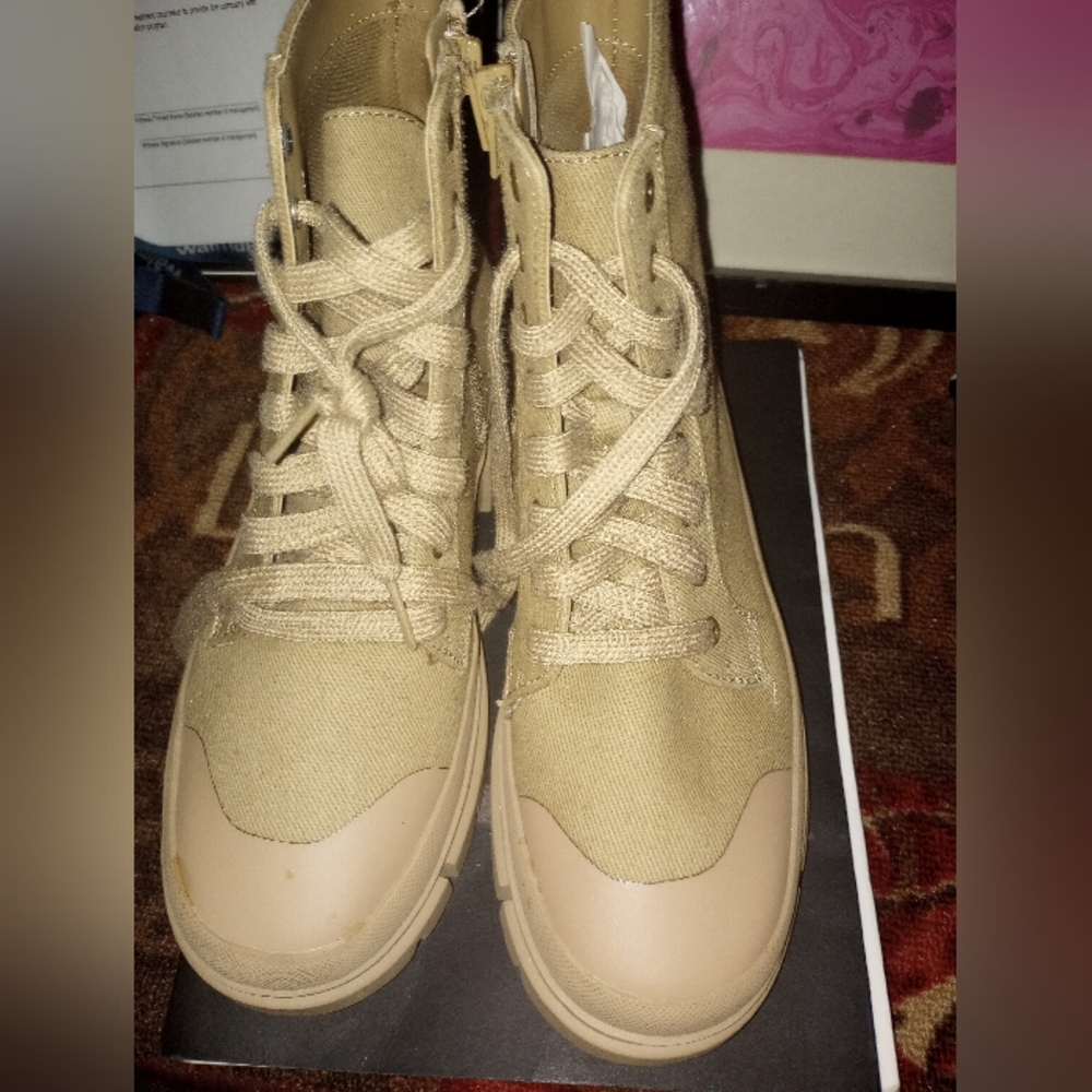 Boots - Picture 8 of 8